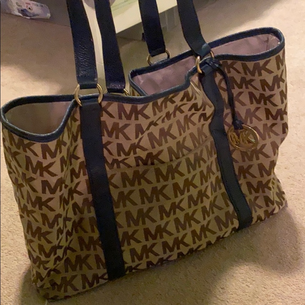 Michael kors tote